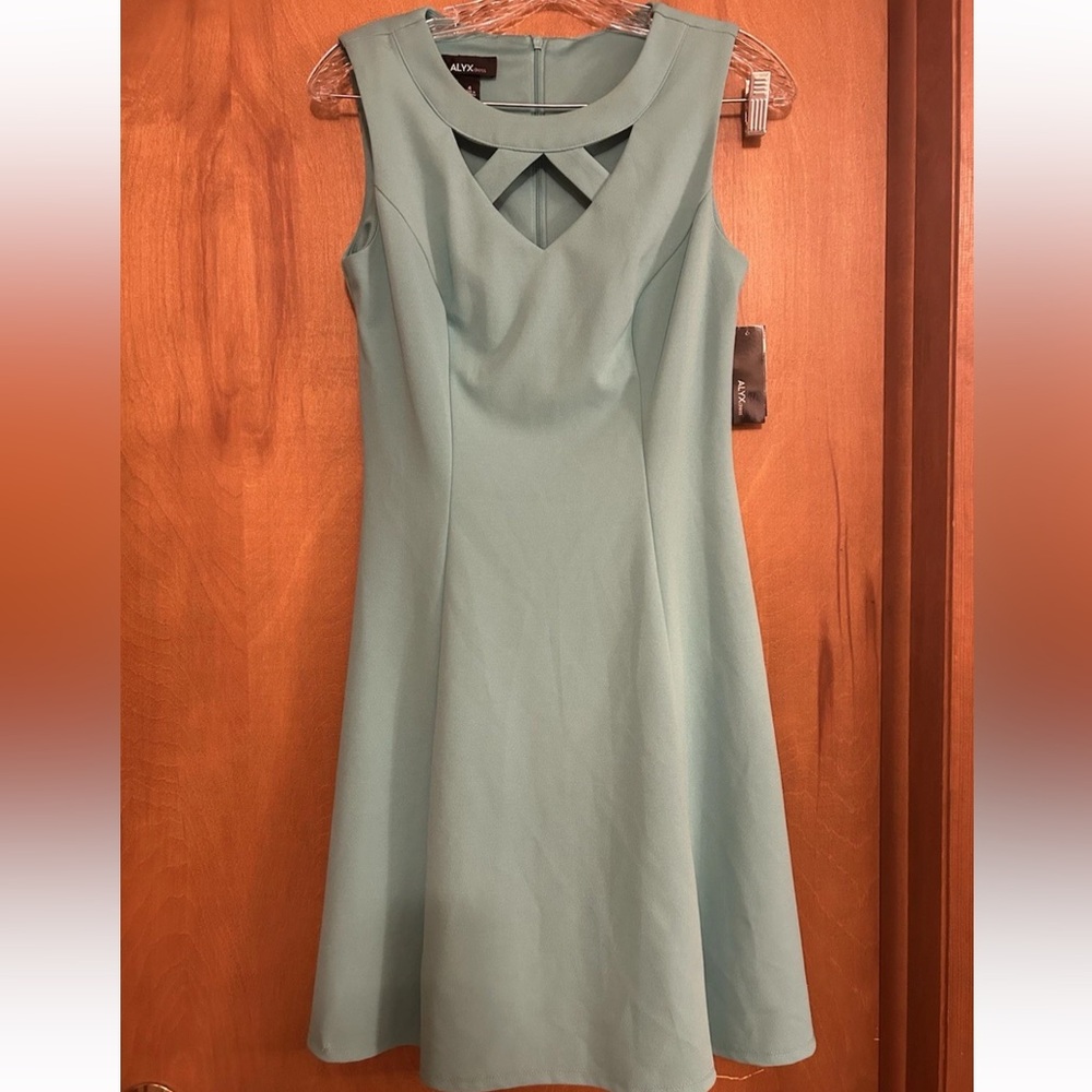 Women’s Alyx Seafoam Green Sleeveless Flowly Dress Size 4 NWT - Picture 1 of 5